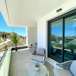 Majestic By The Beach, فوينخيرولا