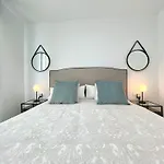 شقة Majestic By The Beach, *