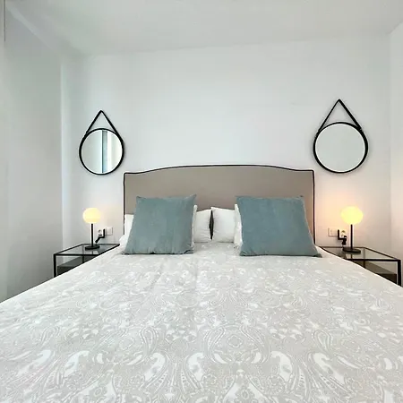 Апартаменти Majestic By The Beach, *