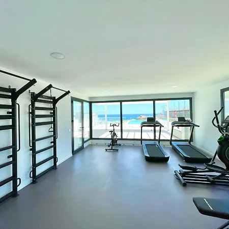 Апартаменты Majestic By The Beach, *