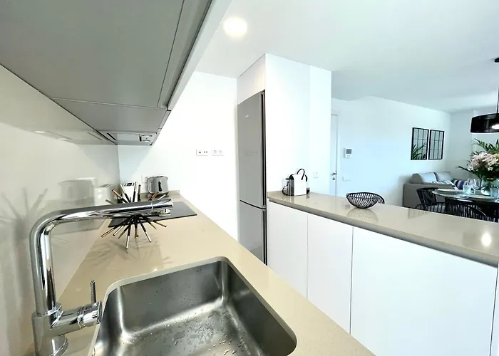 Majestic By The Beach, * Фуэнхирола