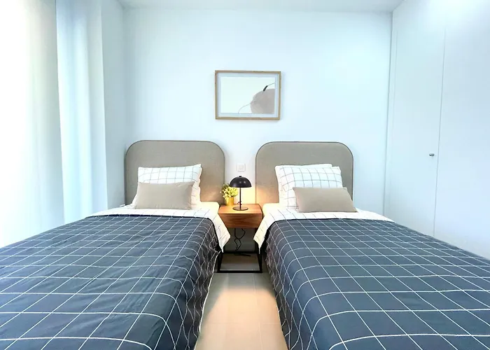 Majestic By The Beach, Апартаменты *